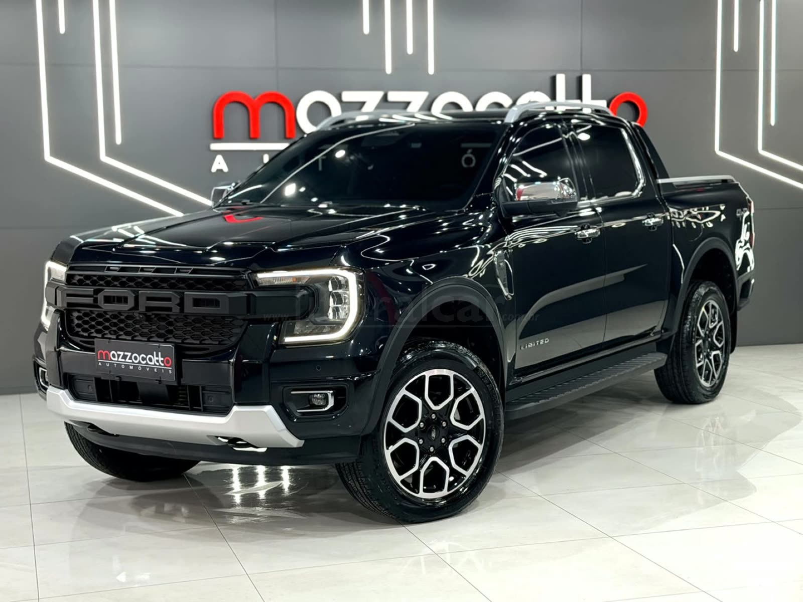 Ford Ranger Limited no showroom da Mazzocatto