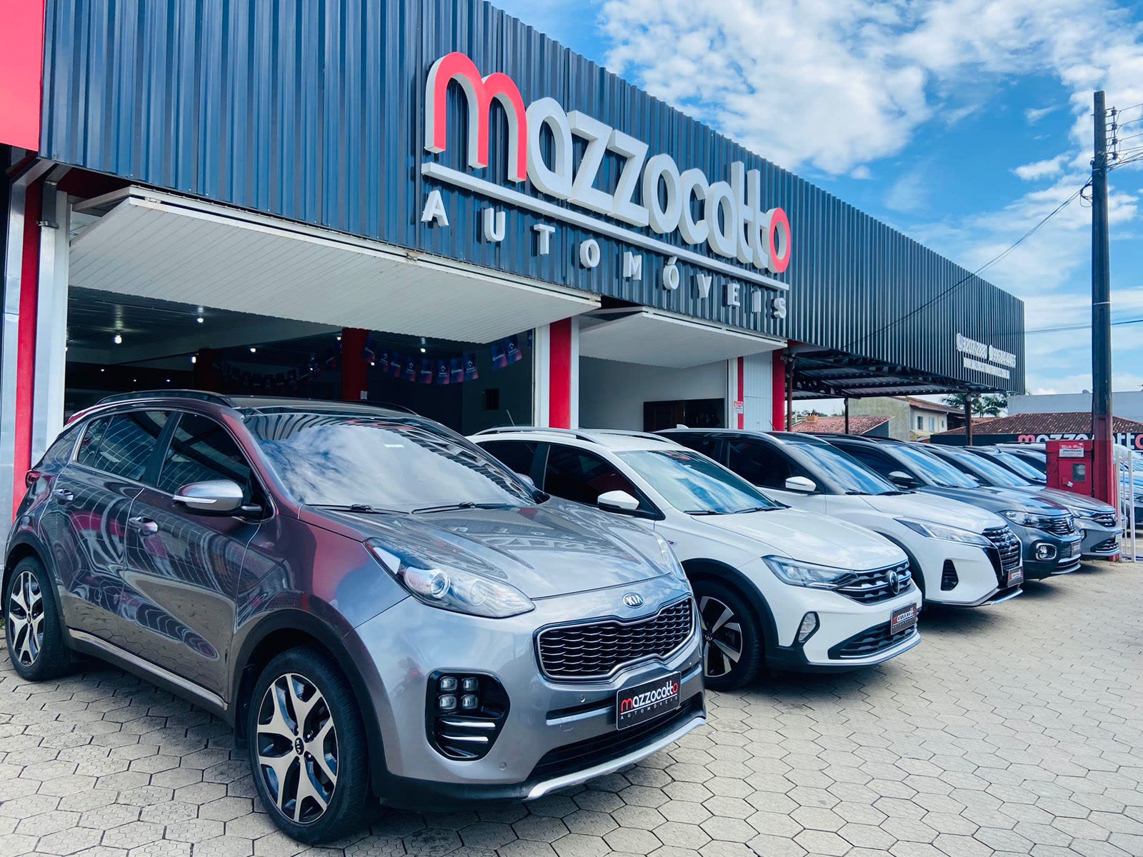 Fachada da loja Mazzocatto Automóveis na Rua Ida Ana Eccel, em Joinville